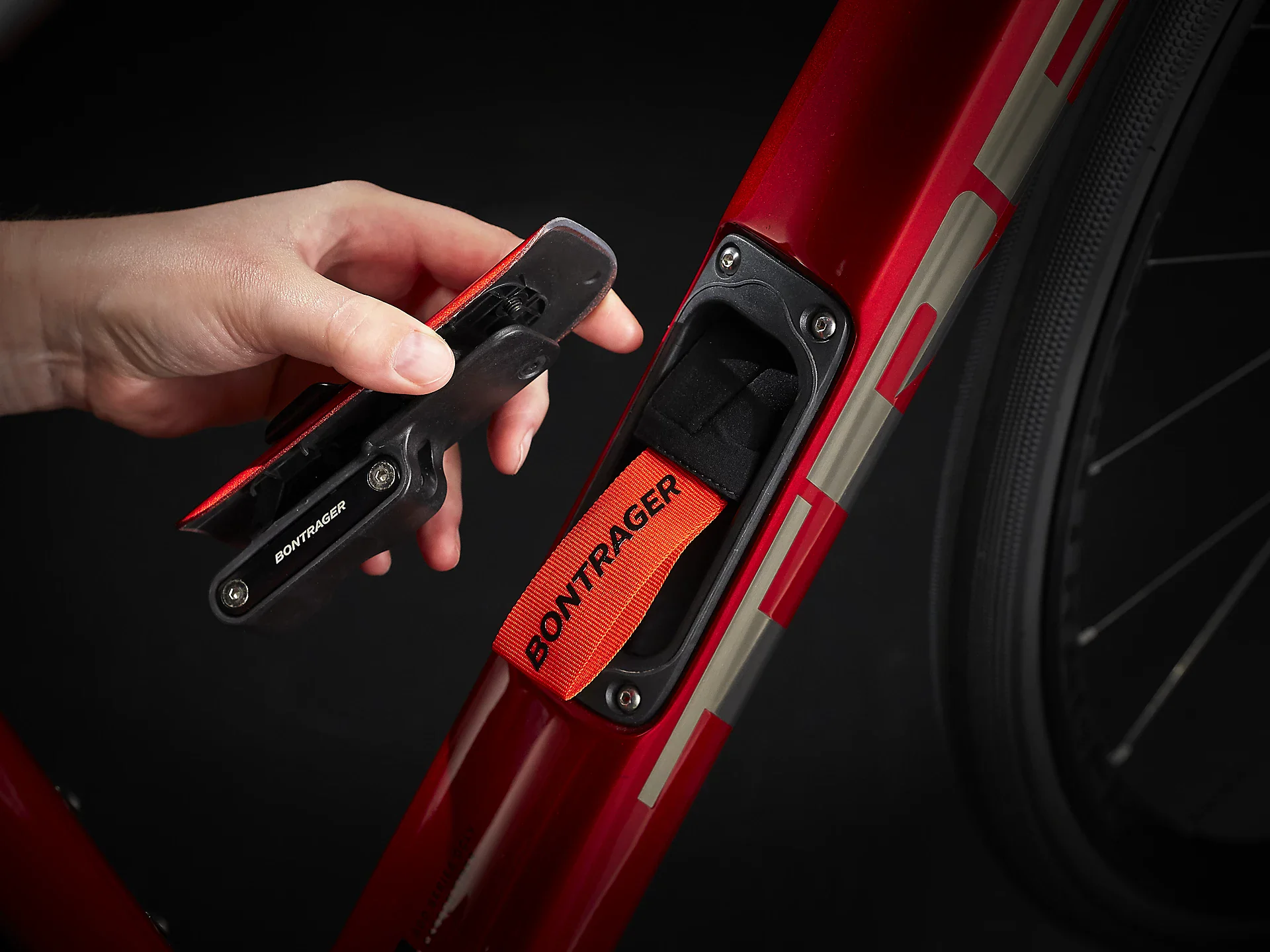 Domane SL 6 ETap Crimson/Trek Black – Image 6